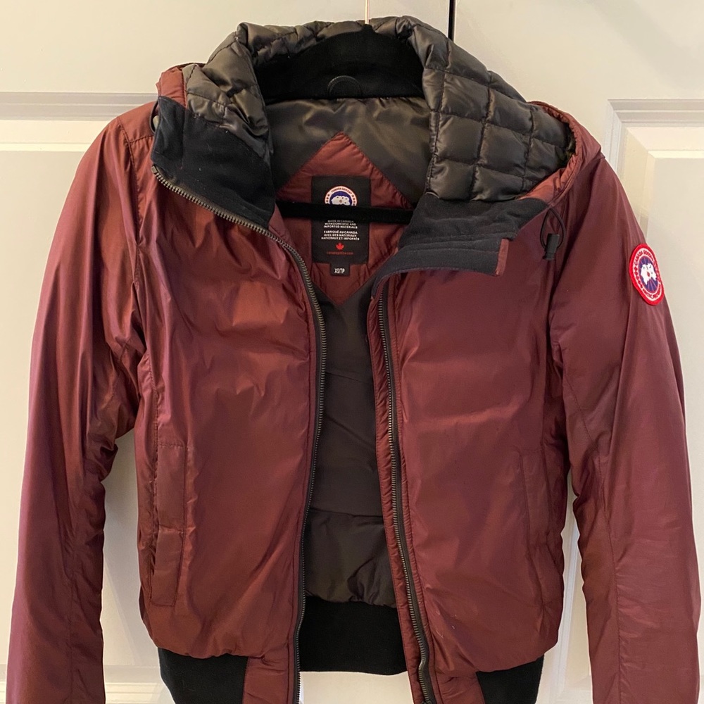 Women’s burgundy Canada Goose jacket - Picture 1 of 2